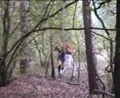 Муж с дружком в лесу ебут красивую жену